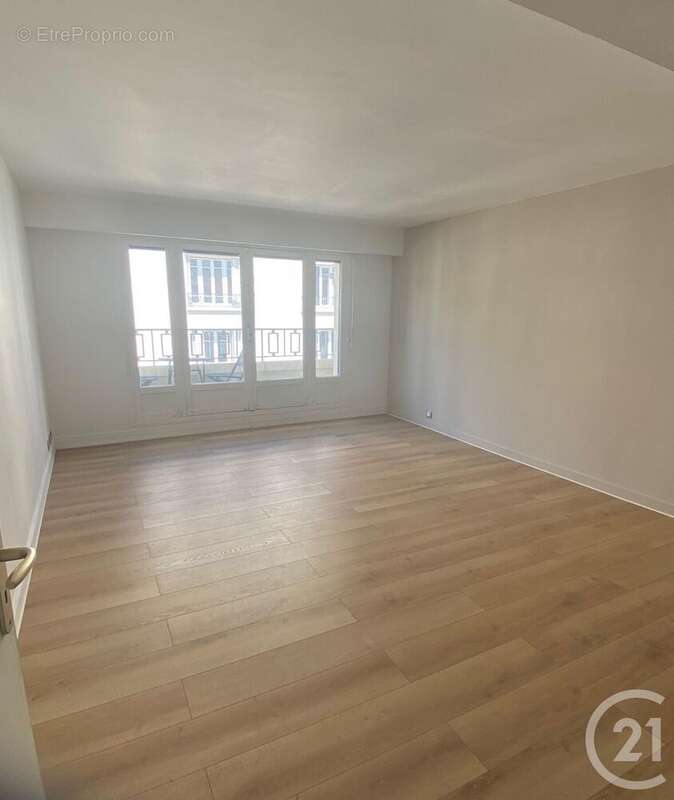Appartement à NEUILLY-SUR-SEINE