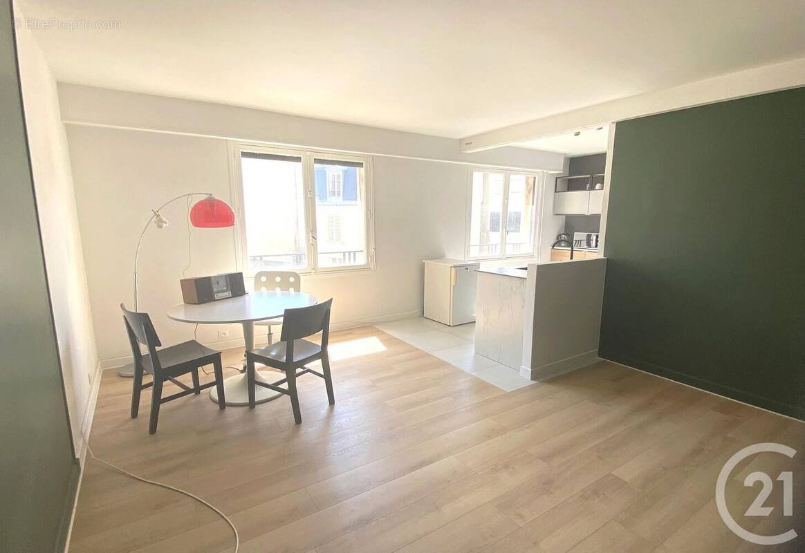 Appartement à NEUILLY-SUR-SEINE
