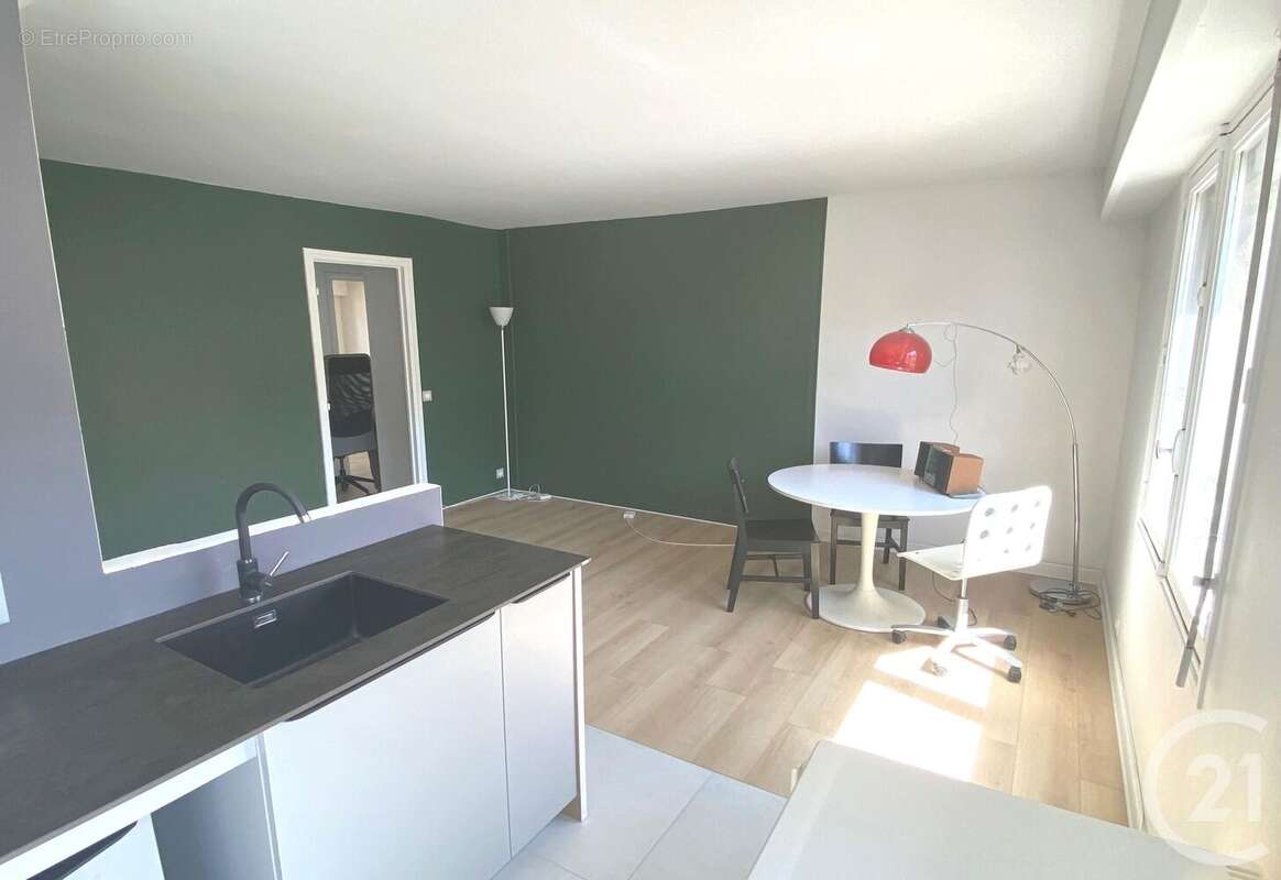 Appartement à NEUILLY-SUR-SEINE