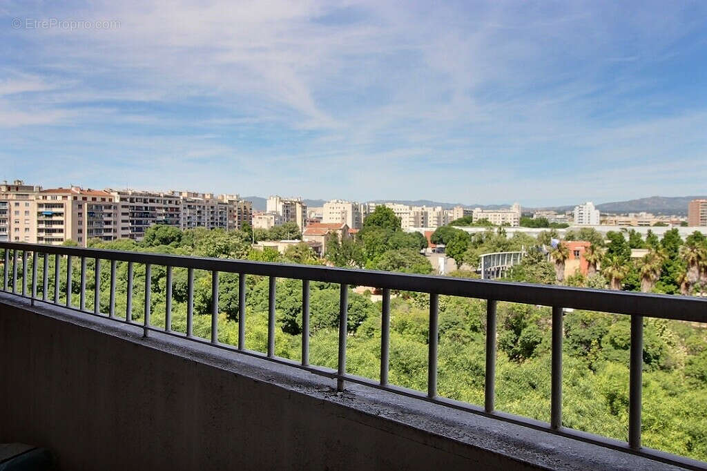 Appartement à MARSEILLE-8E
