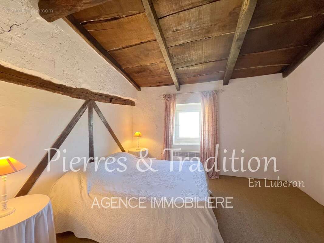 Maison à SIMIANE-LA-ROTONDE