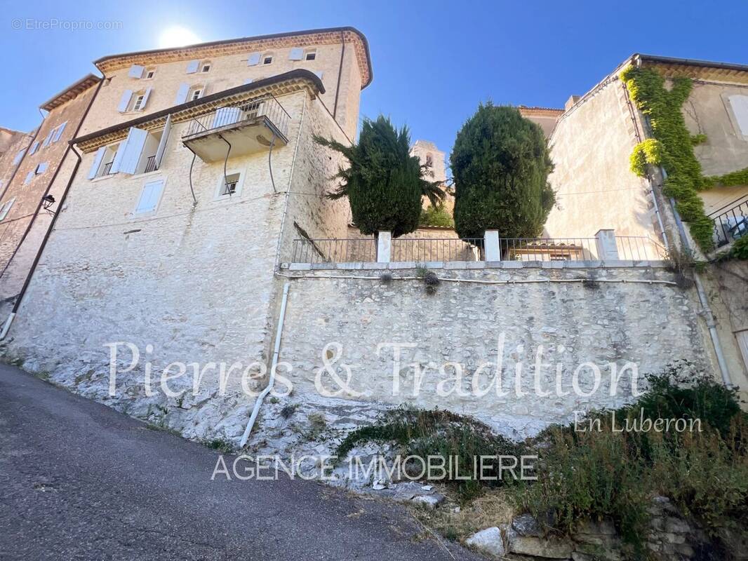 Maison à SIMIANE-LA-ROTONDE