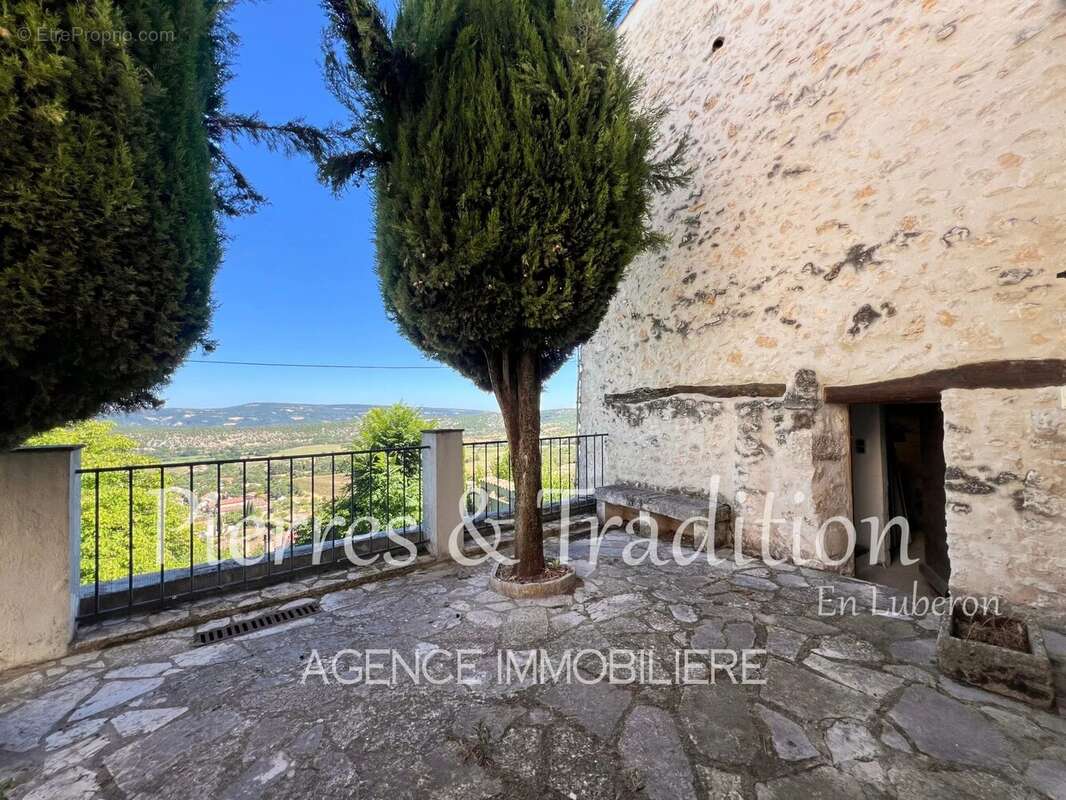 Maison à SIMIANE-LA-ROTONDE