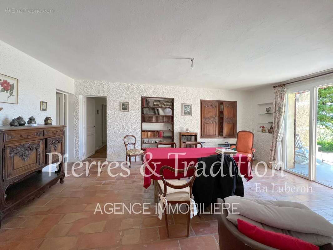 Maison à SAINT-SATURNIN-LES-APT