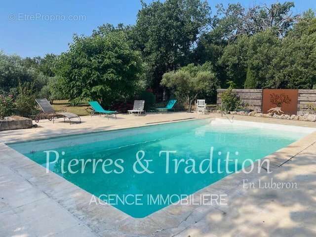 Maison à SAINT-SATURNIN-LES-APT