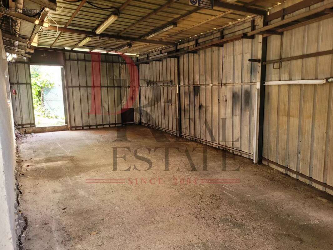 Commerce à LE BAR-SUR-LOUP