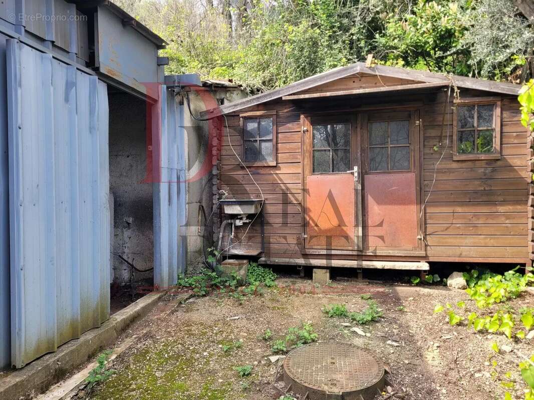 Commerce à LE BAR-SUR-LOUP