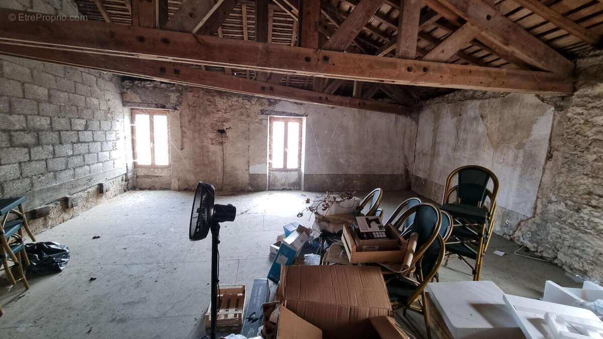 20250712_142411 - Commerce à SAINT-PARDOUX-LA-RIVIERE