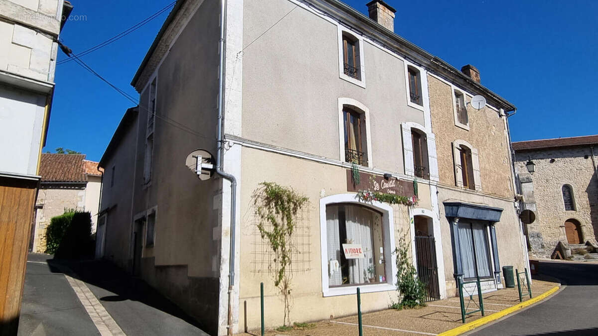 20250716_095451 - Commerce à SAINT-PARDOUX-LA-RIVIERE