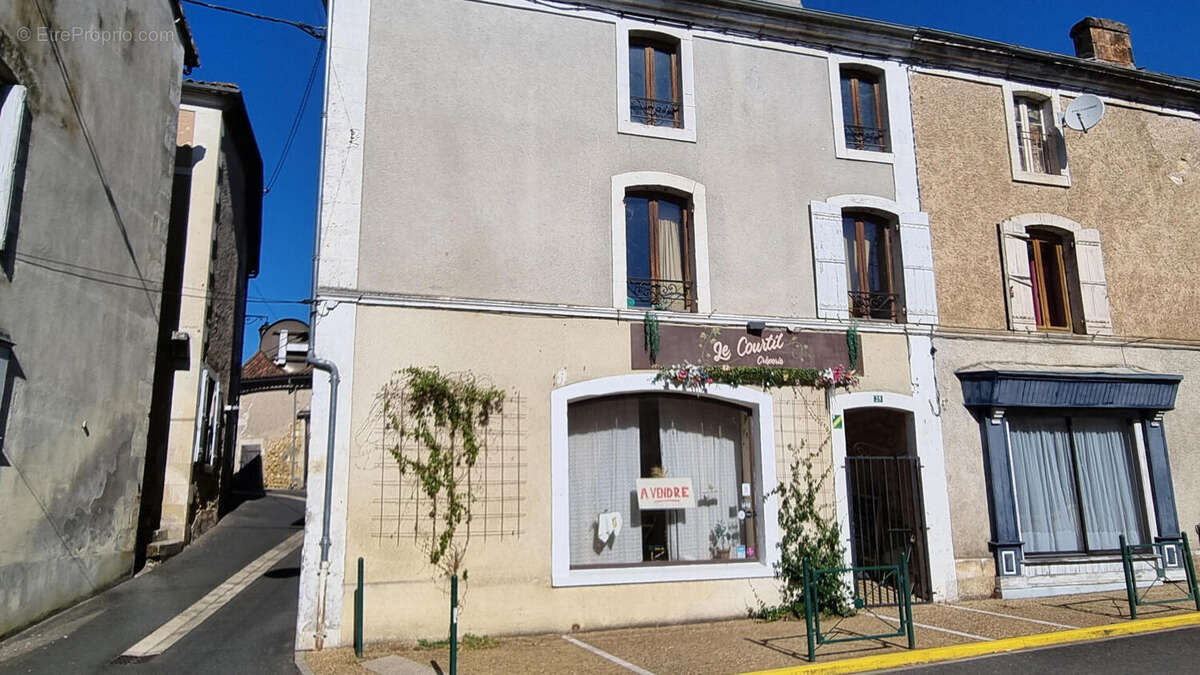 20250716_095509 - Commerce à SAINT-PARDOUX-LA-RIVIERE