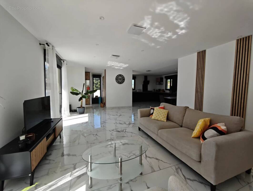 Maison à SALLES-D&#039;AUDE