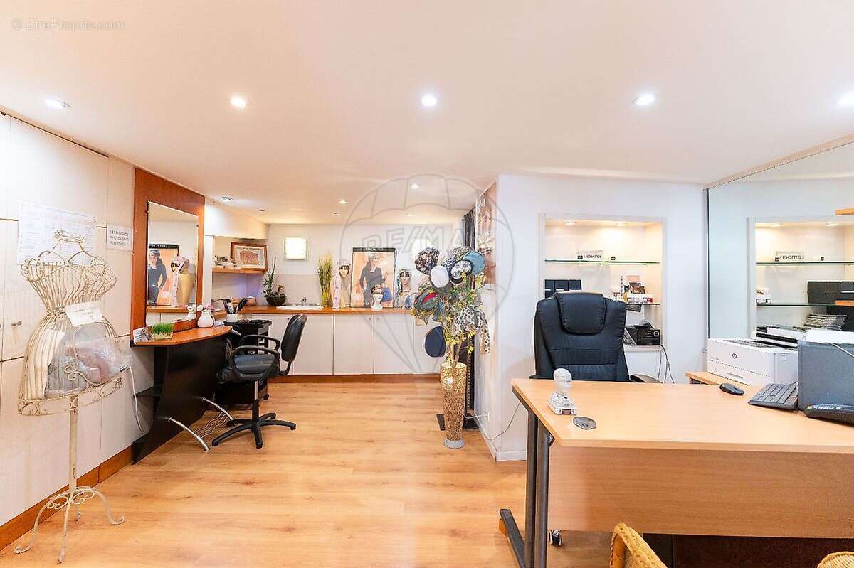 Commerce à MARSEILLE-8E