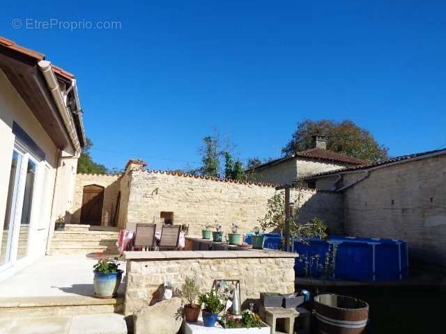 Maison à SAINT-FRAIGNE