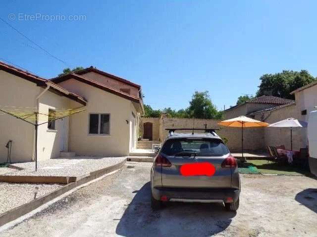 Maison à SAINT-FRAIGNE