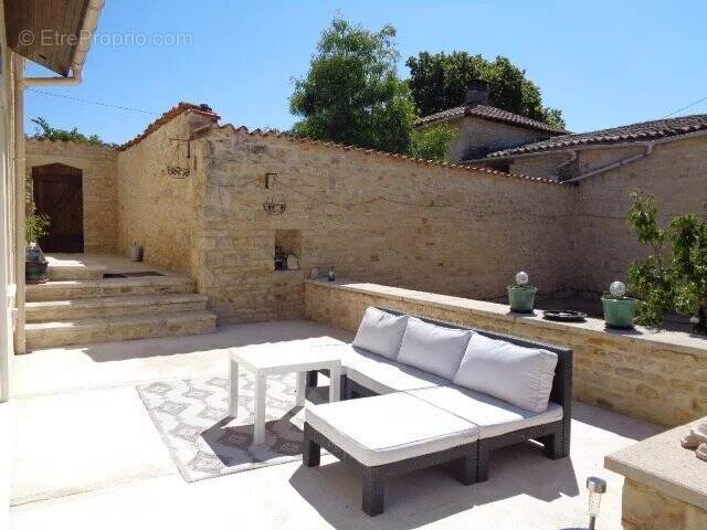 Maison à SAINT-FRAIGNE