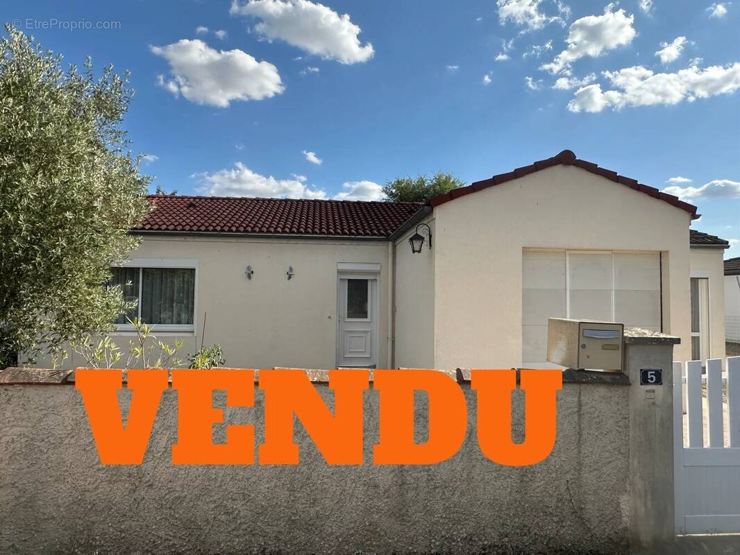 Maison à ROCHES-PREMARIE-ANDILLE