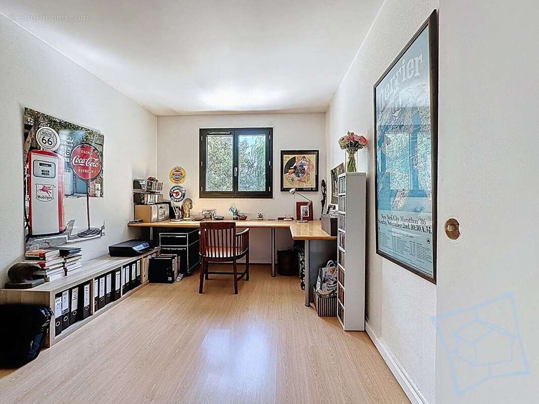 Maison à VOISINS-LE-BRETONNEUX