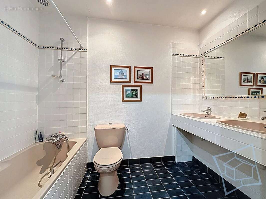 Maison à VOISINS-LE-BRETONNEUX