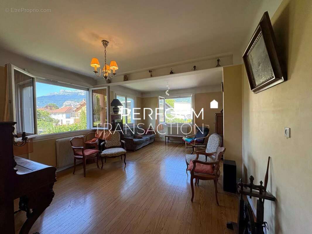 Maison à ECHIROLLES