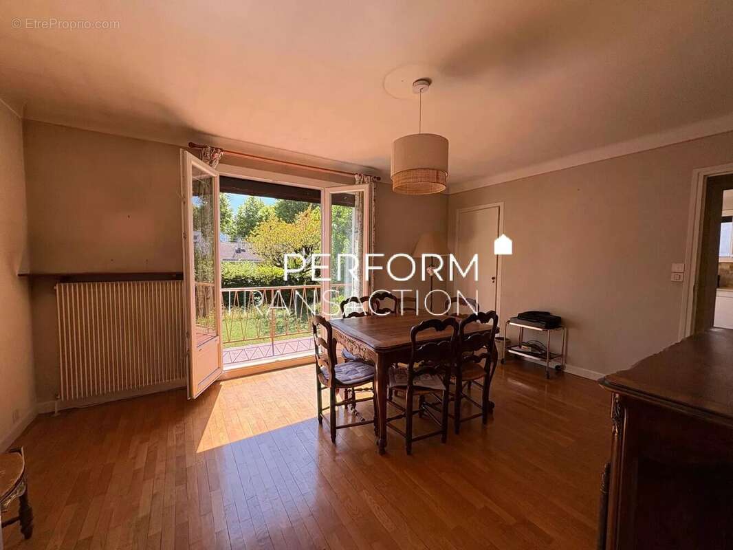 Maison à ECHIROLLES