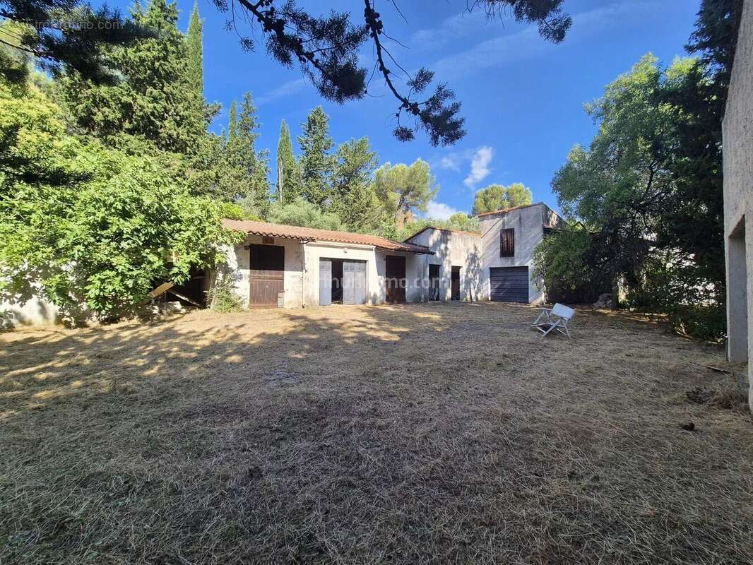 Terrain à DRAGUIGNAN