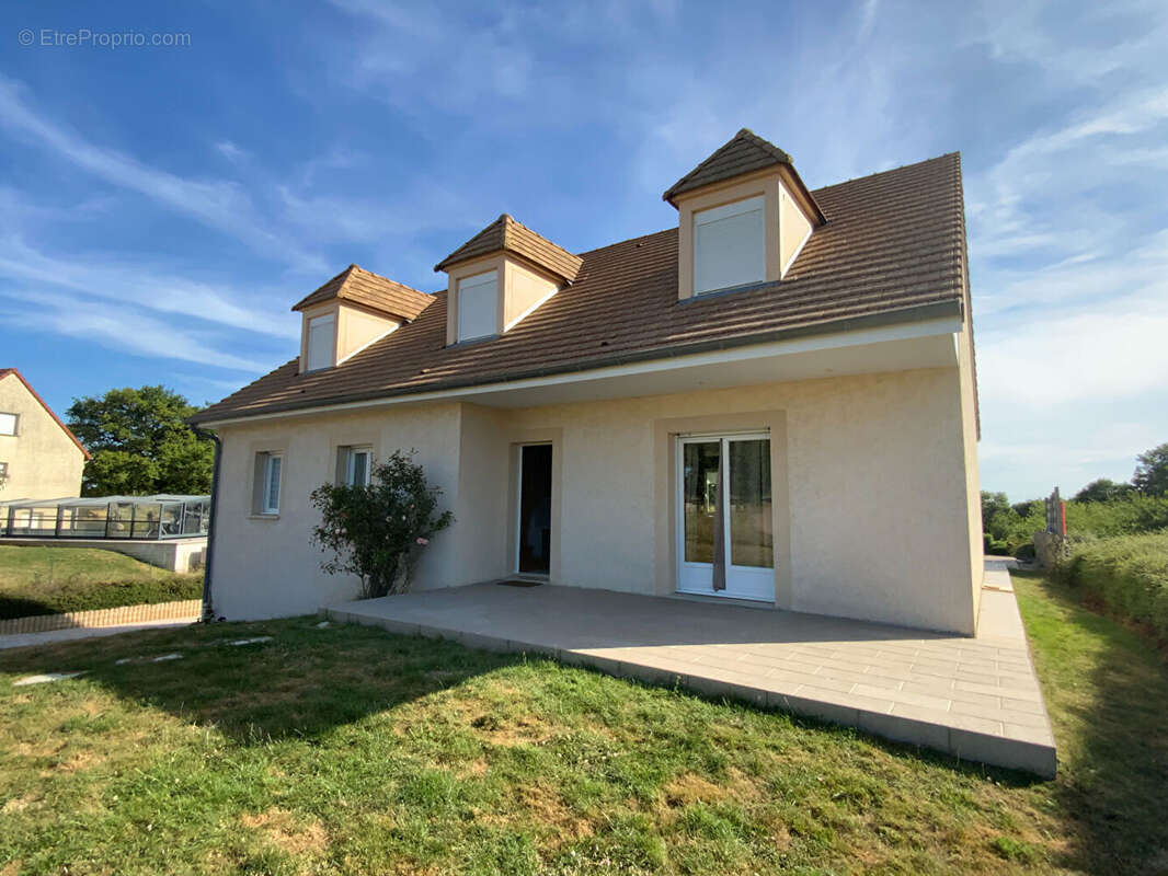 Maison à SAINT-SERNIN-DU-BOIS
