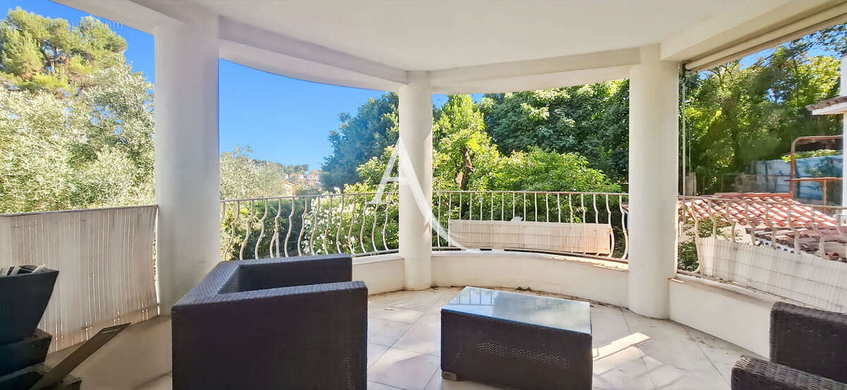 Appartement à LE CANNET