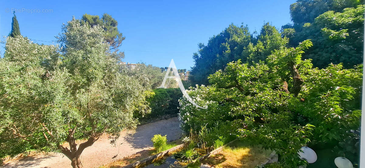 Appartement à LE CANNET