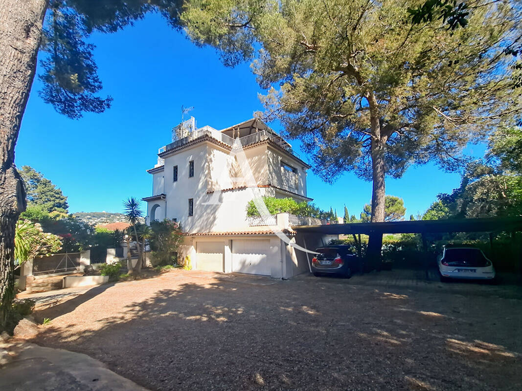 Appartement à LE CANNET