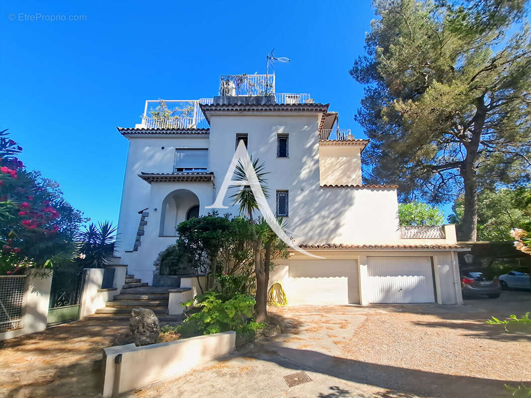 Appartement à LE CANNET