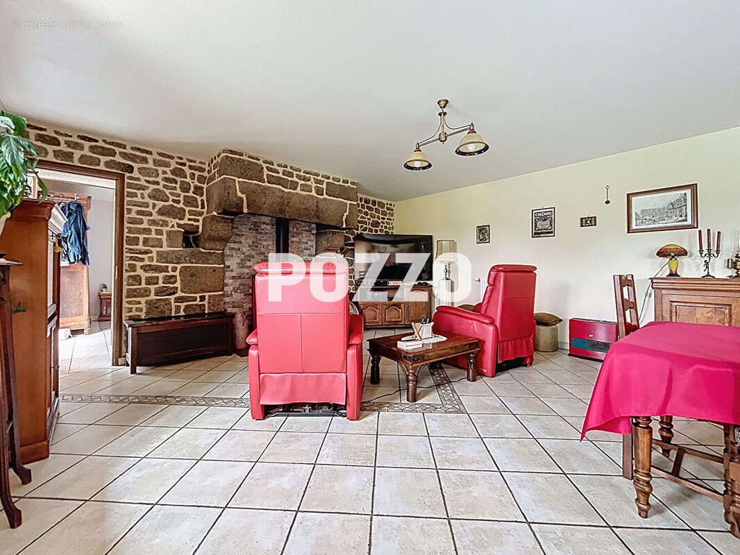 Maison à SAINT-SEVER-CALVADOS