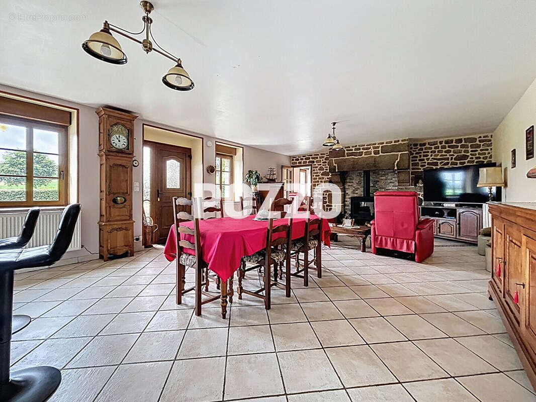 Maison à SAINT-SEVER-CALVADOS