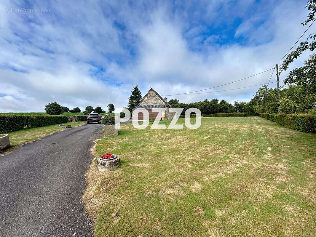Maison à SAINT-SEVER-CALVADOS