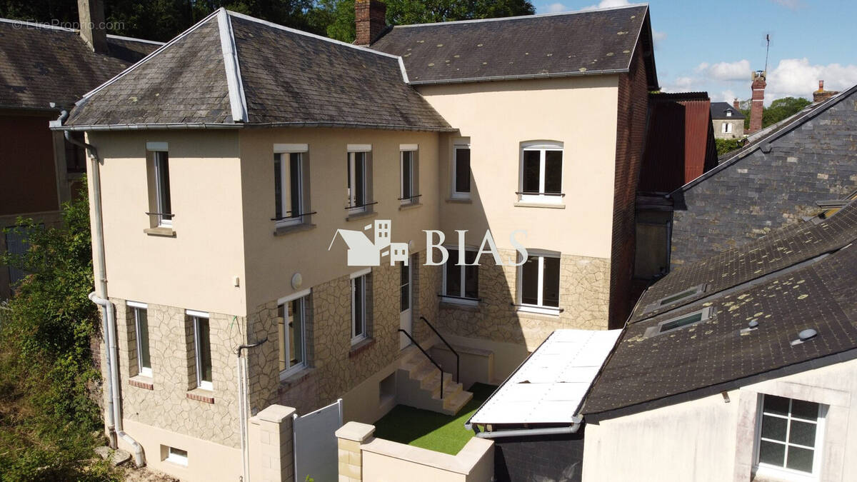 Maison à PONT-L'EVEQUE