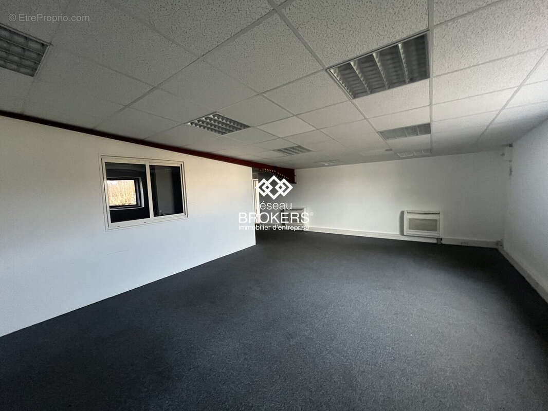 Commerce à HEYRIEUX