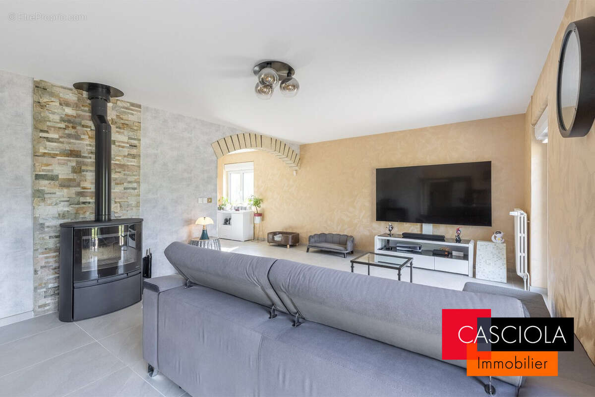 Maison à COURCELLES-CHAUSSY