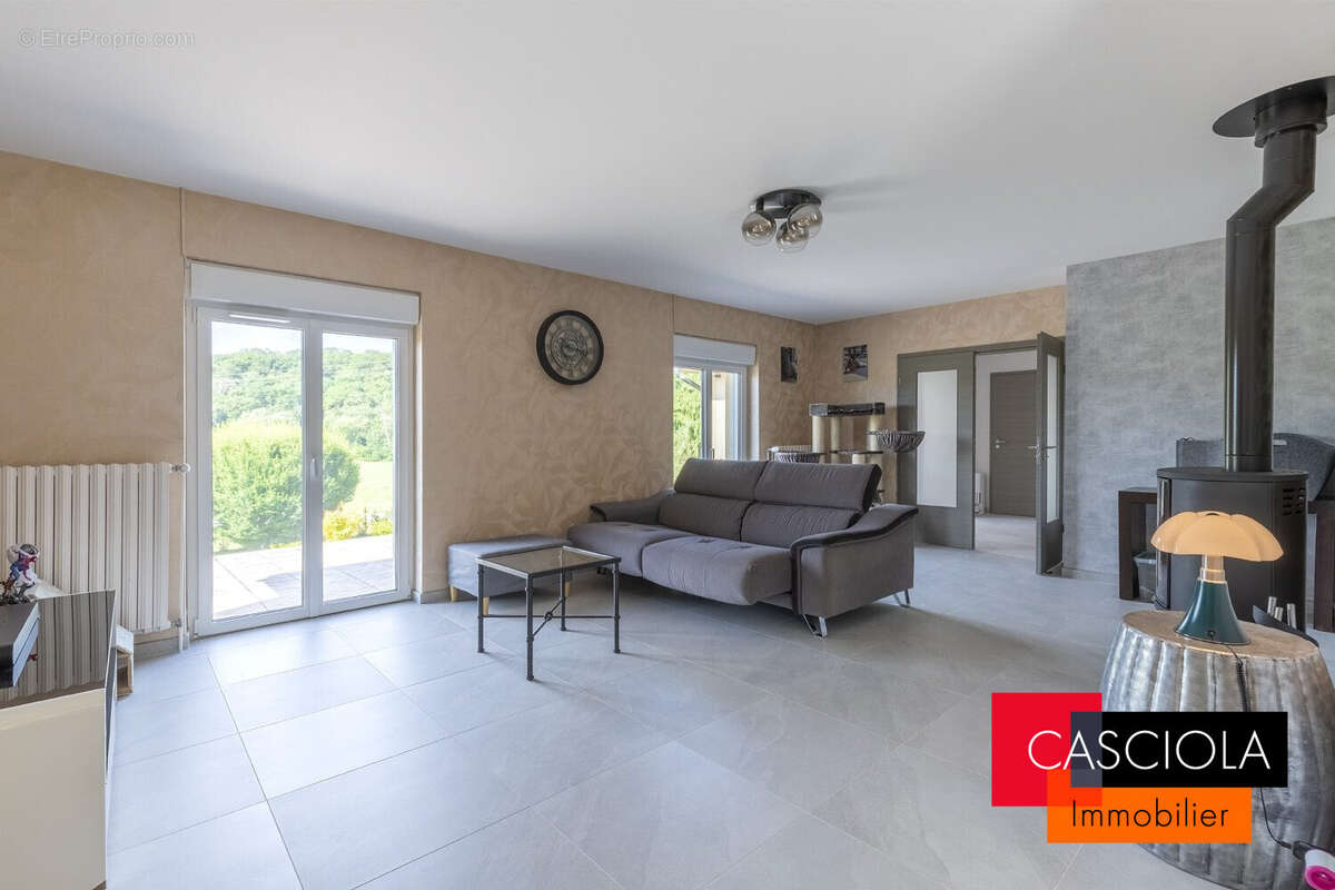 Maison à COURCELLES-CHAUSSY