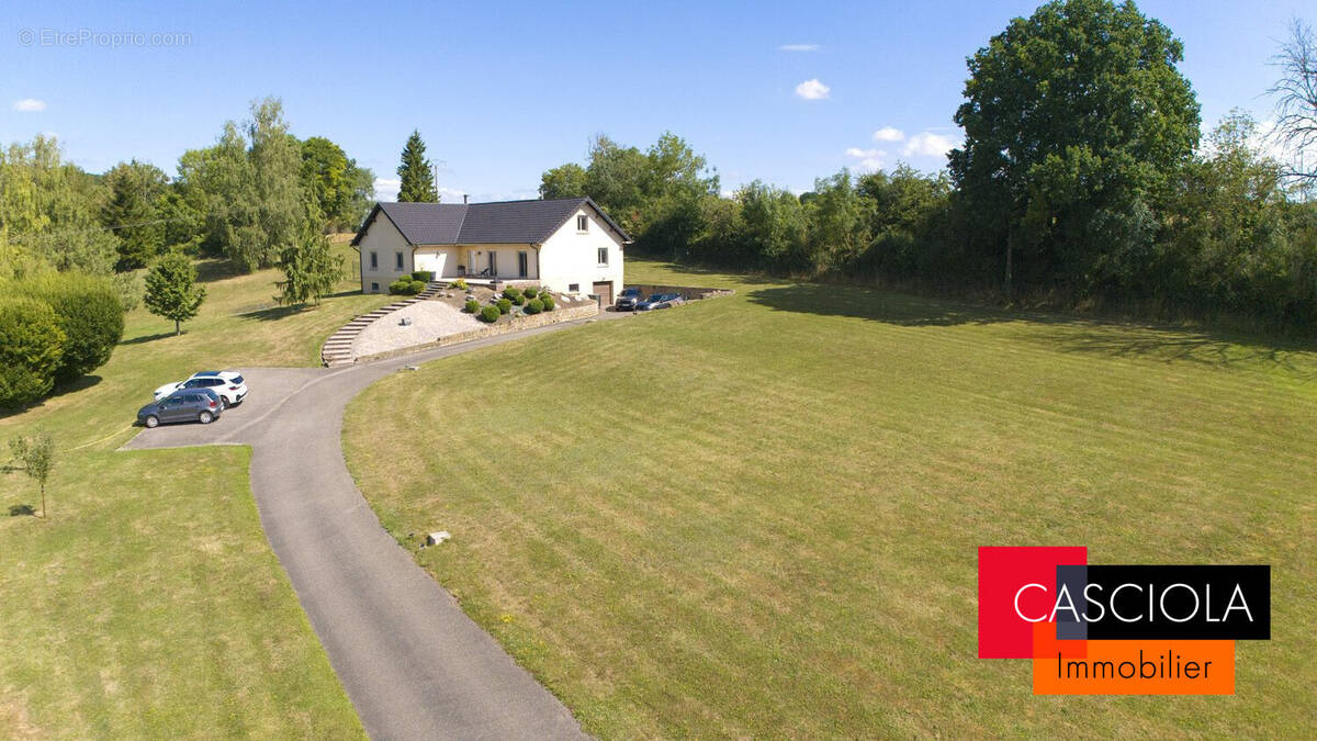 Maison à COURCELLES-CHAUSSY