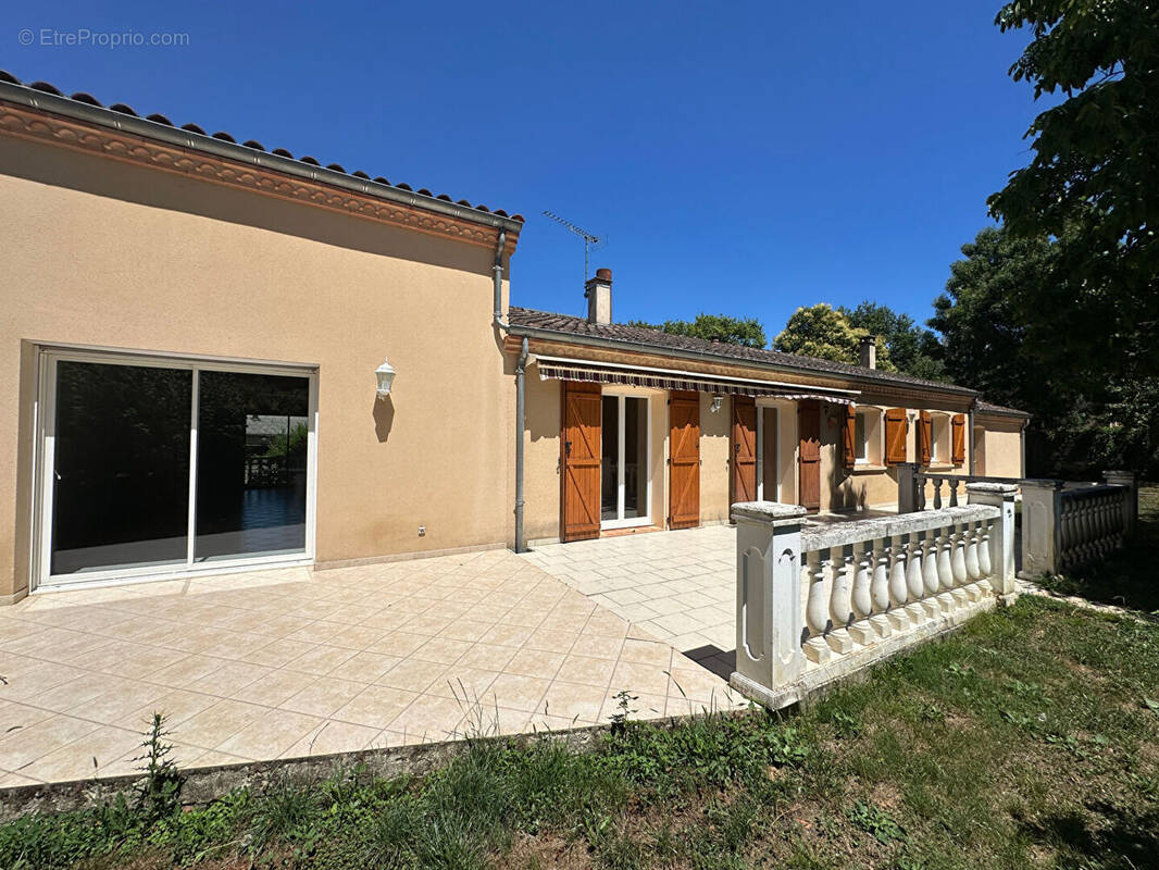 Maison à SAINT-JUERY
