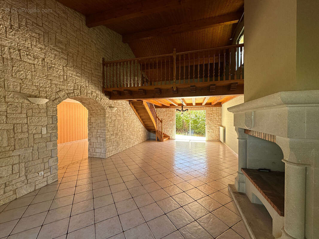 Maison à SAINT-JUERY