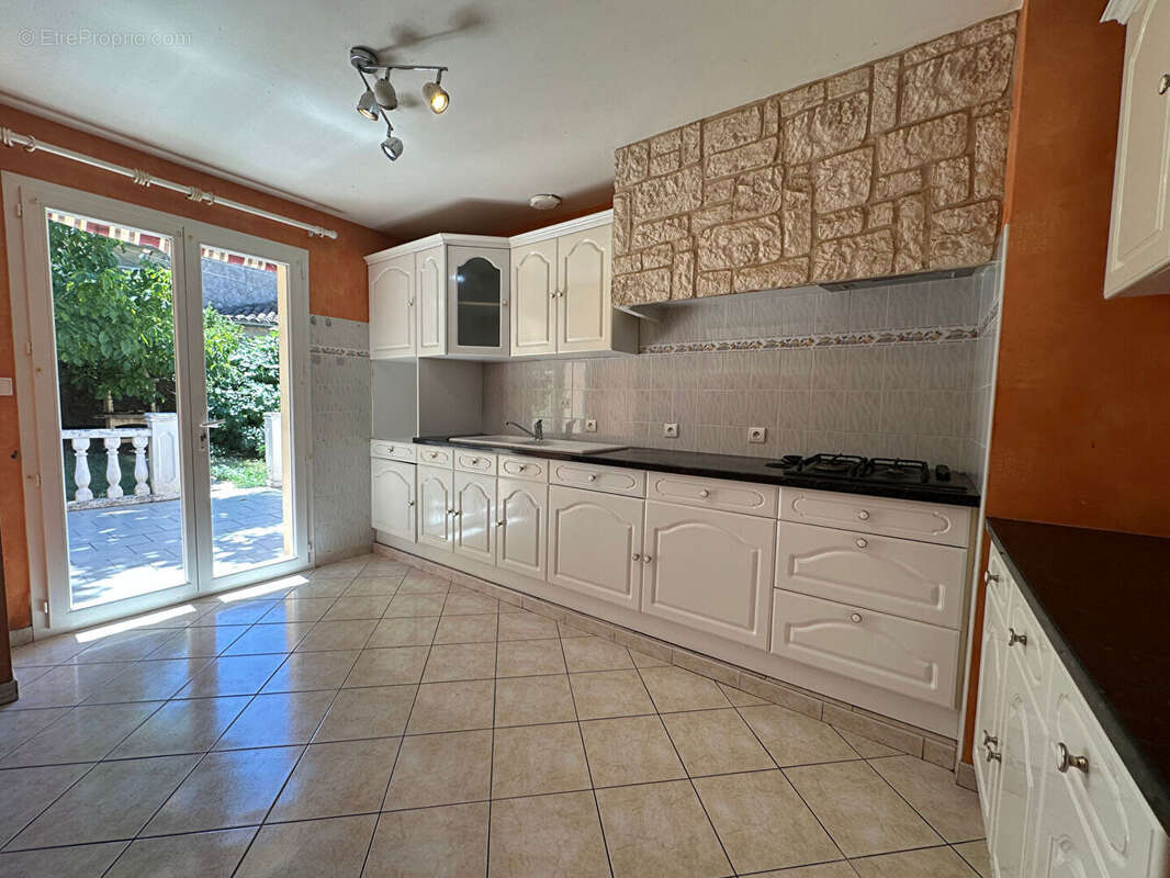 Maison à SAINT-JUERY