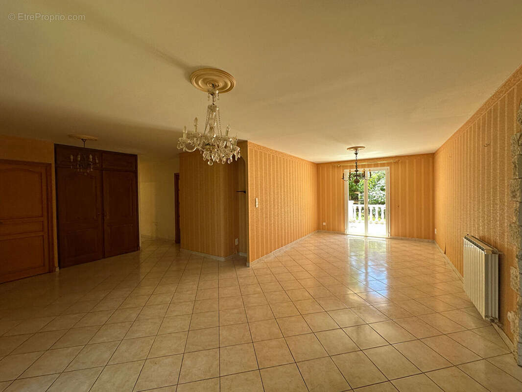 Maison à SAINT-JUERY