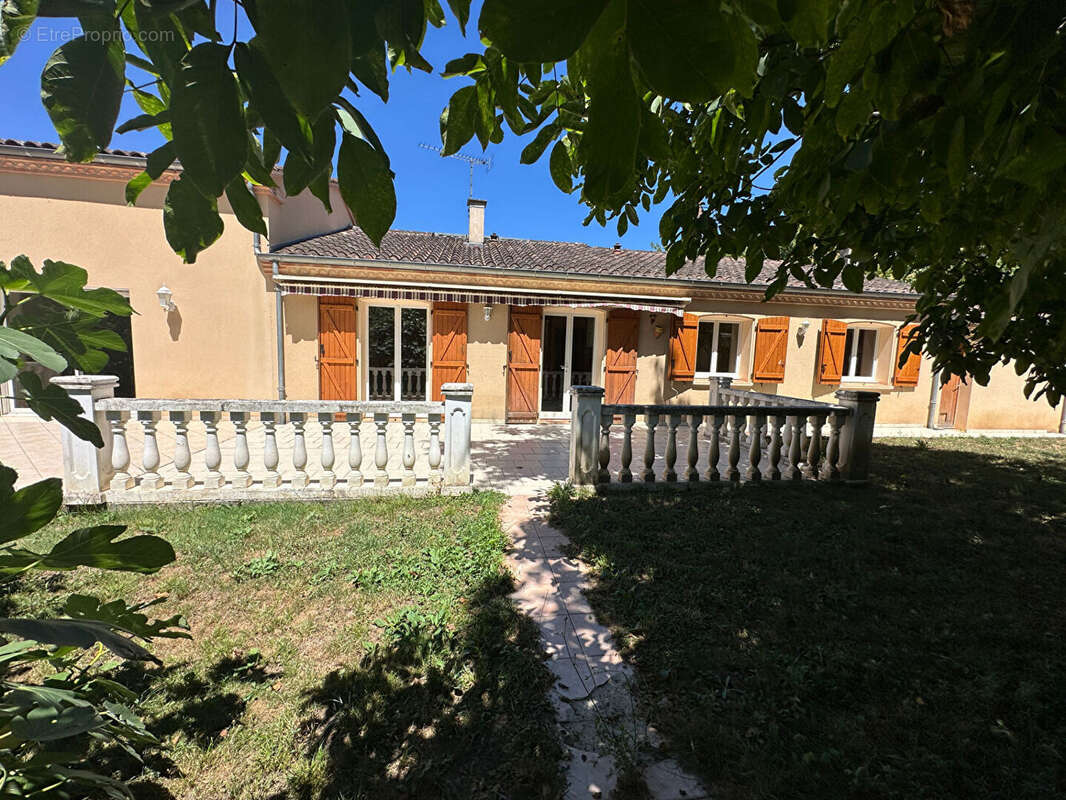 Maison à SAINT-JUERY