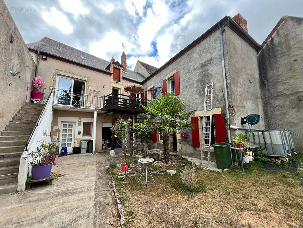 Maison à SAINT-PIERRE-LE-MOUTIER