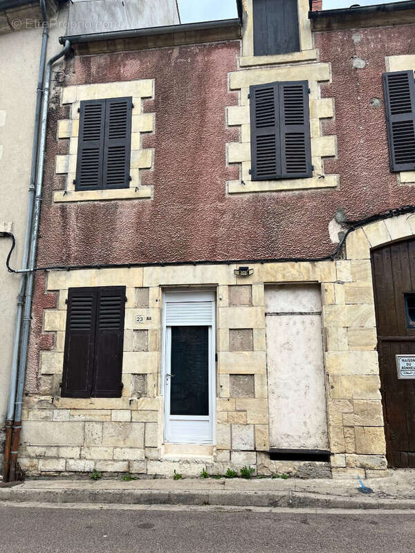 Maison à SAINT-PIERRE-LE-MOUTIER