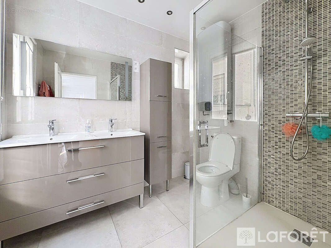 Appartement à PARIS-2E