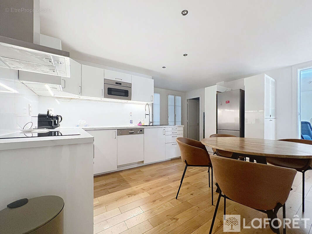 Appartement à PARIS-2E