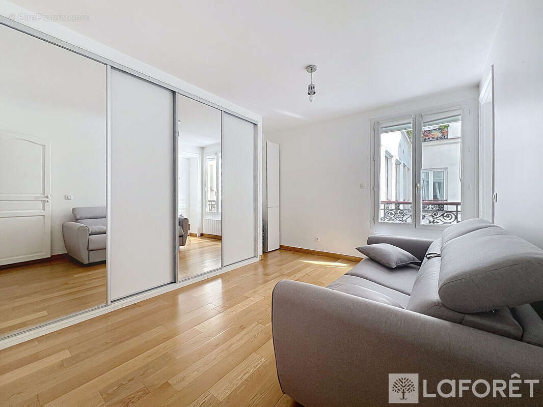 Appartement à PARIS-2E