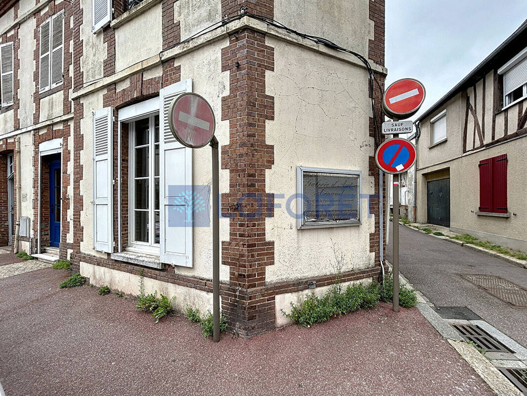 Commerce à VERNEUIL-SUR-AVRE