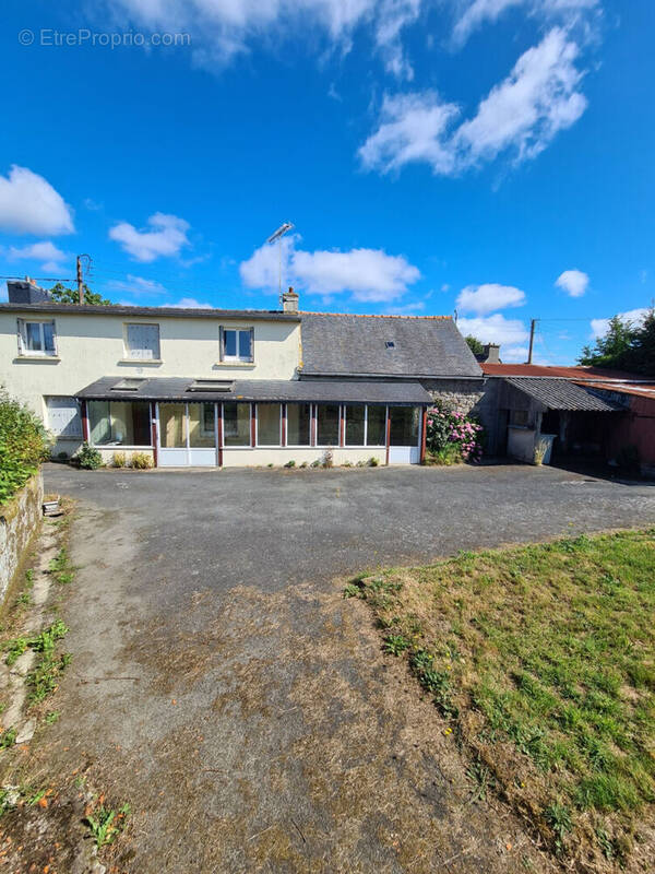 Maison à PLOUMAGOAR